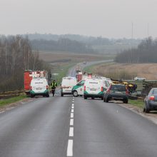 Vilniaus rajone – tragiška avarija: žuvo penki žmonės, tarp jų – trys nepilnamečiai