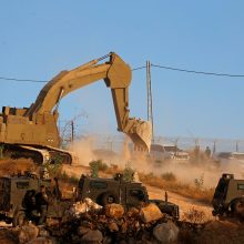 Izraelis pradėjo griauti palestiniečių namus šalia Jeruzalės