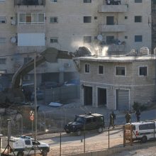 Izraelis pradėjo griauti palestiniečių namus šalia Jeruzalės