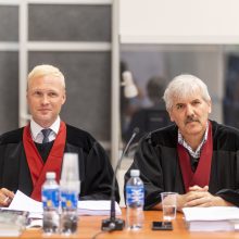 A. Kandrotui ir A. Lobovui – prastos žinios iš teismo: skyrė namų areštą ir baudas