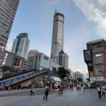 Kinijos Šendženo mieste pradėjus svyruoti dangoraižiui kilo panika