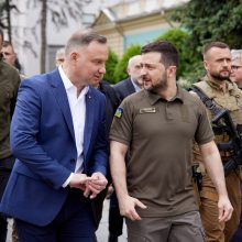 Rusijai tęsiant puolimą Donbase Lenkijos prezidentas apsilankė Kyjive