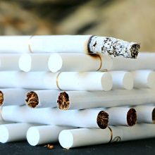 Vyriausybė siūlo kovoti su nelegalia cigarečių gamyba