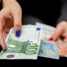 Žiniasklaida: nauja tarybų narių apmokėjimo tvarka kainuos per 13 milijonų eurų daugiau nei pernai