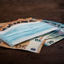 Iš per karantiną prisikeliavusio politiko prokuratūra siekia priteisti beveik 10 tūkst. eurų