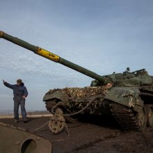 Gynybos ministras: Lenkija paprašė Vokietijos sutikimo siųsti tankus „Leopard“ į Ukrainą