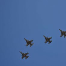 Mindaugo karūnavimo dieną – NATO naikintuvų skrydžiai ir  XIV a. Garbės  sargyba