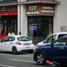 Išpuolis Prancūzijos rytuose esančiame metro: peiliu sužaloti trys žmonės