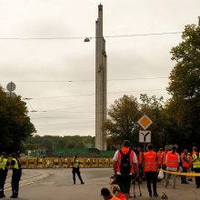 Rygoje išmontuotas didžiausias Baltijos šalyse sovietmetį šlovinantis paminklas