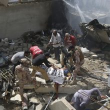 Pakistane po lėktuvo katastrofos rasta mažiausiai 40 kūnų <span style=color:red;>(atnaujinta)</span>