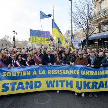 Europiečiai solidarumo demonstracijose reikalauta baigti karą Ukrainoje