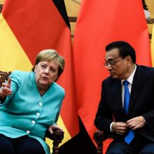 A. Merkel vizitas Kinijoje: tikisi greitos JAV-Kinijos prekybos karo pabaigos