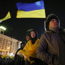Tūkstančiai žmonių Kijeve dalyvavo antirusiškame proteste