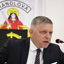 ES vadovai, Vengrijos, Lenkijos premjeras smerkia ataką prieš Slovakijos premjerą