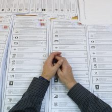 Rusijos rinkimų rezultatai patvirtinti, nepaisant kaltinimų klastojimu