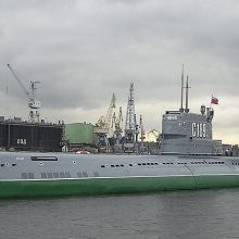 Išgelbėtas: iš vandens iškeltas ir Rusijos verslininko povandenininko atgaivintas Sankt Peterburgo povandeninis laivas muziejus S-189.