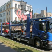 Kauniečiams pristatyti legendiniai bolidai, lenktyniausiantys Kačerginėje