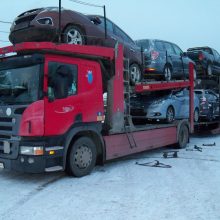 Valstybinių miškų urėdija Ukrainai perduoda 131 transporto priemonę