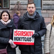 Vilniuje – mitingas dėl mokytojų algų, socialiniuose tinkluose verda aistros