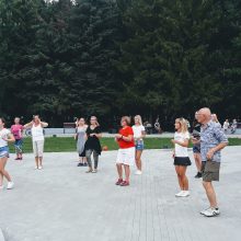 Šokių trenerė I. Bačėnė: moki vaikščioti – gali ir šokti!