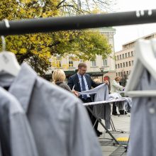 Ragina lyginti marškinius, o ne žmones: kelio į darbo rinką negali užkirsti praeitis
