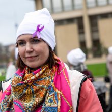 Prie Seimo susirinkę onkologiniai ligoniai priminė: vėžys – ne sloga