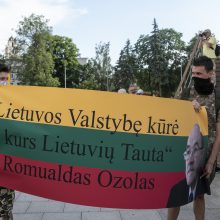 Tarp eitynių „Lietuvių gyvybės svarbios“ dalyvių – ir pagarsėjusi mokytoja