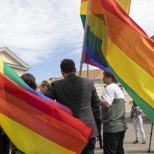 LGBT bendruomenė paragino prezidentą įsisegti vaivorykštės spalvų ženklelį