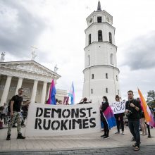 Apie 500 žmonių Vilniuje reikalavo užtikrinti LGBT bendruomenės teises 