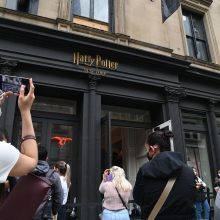 Niujorke atidaryta didžiulė parduotuvė Hario Poterio gerbėjams