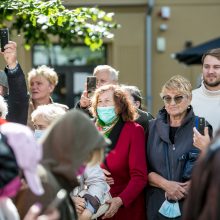 Į LGBT parado dalyvius skriejo ir žali kiaušiniai: kliuvo kavinės klientams