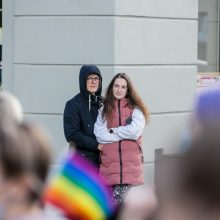 Į LGBT parado dalyvius skriejo ir žali kiaušiniai: kliuvo kavinės klientams