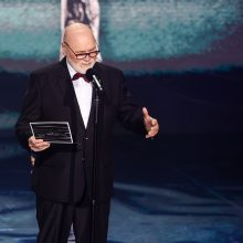 Įteiktos „Sidabrinės gervės“: metų režisiere tapo A. Urbaitė, geriausiu filmu – „Per arti“