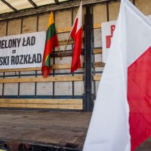 Lenkų ūkininkams blokuojant kelią D. Tuskas Vilniuje susitiks su Lietuvos vadovais