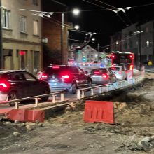 Apie eismą Šv. Gertrūdos gatvėje: automobilių spūstys – visą parą