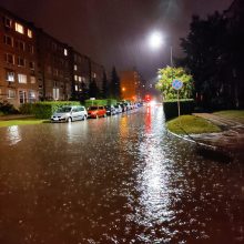 Po liūties skęsta Klaipėda: kai kurios gatvės – sunkiai pravažiuojamos