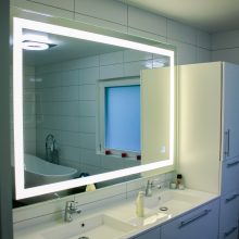 Tinka: veidrodžiai su LED apšvietimu puikiai tinka vonios kambariui.