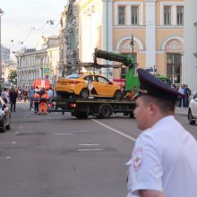 Maskvoje taksi automobilis rėžėsi į žmones, yra sužeistųjų <span style=color:red;>(atnaujinta)</span>