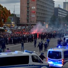 Vokietijoje per kraštutinių dešiniųjų protestą nukentėjo mažiausiai 20 žmonių 