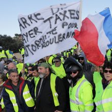 Per protestus Prancūzijoje nukentėjo apie 50 žmonių