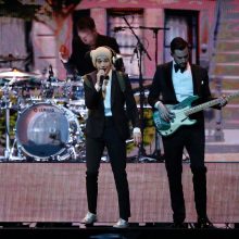 Poproko grupė „The 1975“ susišlavė svarbius „Brit Awards“ apdovanojimus