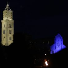 Orkestras „Ąžuolynas“ siaurose gatvelėse surengė koncertus ir budino italus