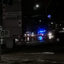 Judrioje Kauno gatvėje – trijų automobilių avarija, nukentėjo žmogus