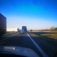 Vairuotojai perspėja: automagistralėje „Via Baltica“ – avarija, darosi spūstys