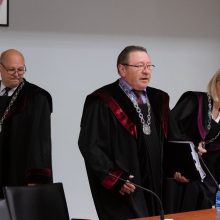 Riaušių prie Seimo byla: ir vėl nesėkmingai siekta nušalinti teisėją M. Striauką