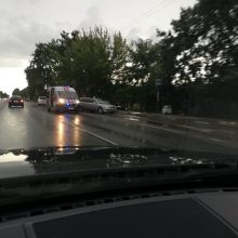 Iš komos pabudusi BMW vairuotoja ieško avarijos liudininkų