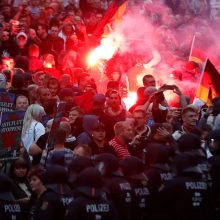 Vokietijoje per kraštutinių dešiniųjų protestą nukentėjo mažiausiai 20 žmonių 