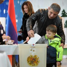 Pirmieji oficialūs rinkimų Armėnijoje rezultatai rodo N. Pašiniano bloko pergalę
