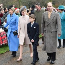 Karalienė Elizabeth II su šeima švenčia Kalėdas