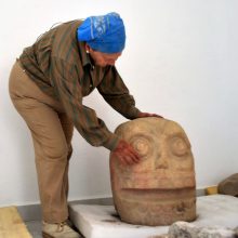 Archeologai atrado šventyklą dievui, garbintam nudiriant odą aukoms